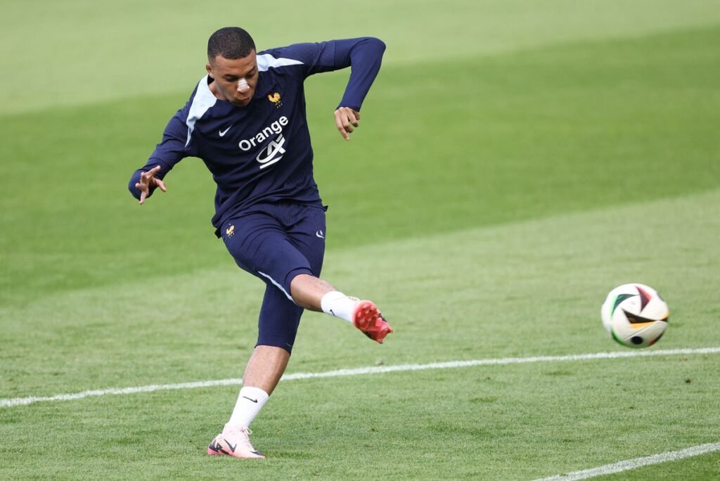 entrenamiento psicologico en el futbol, mbappe entrenando